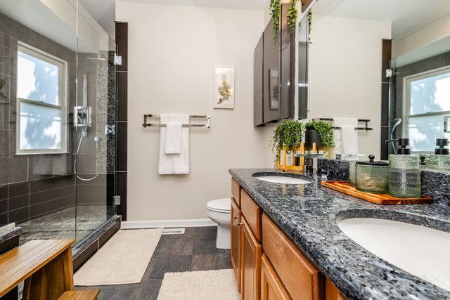831 W 14th Place, Chicago, IL 60608