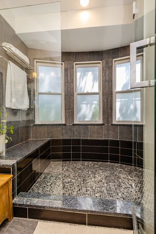 831 W 14th Place, Chicago, IL 60608