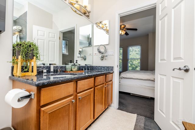 831 W 14th Place, Chicago, IL 60608