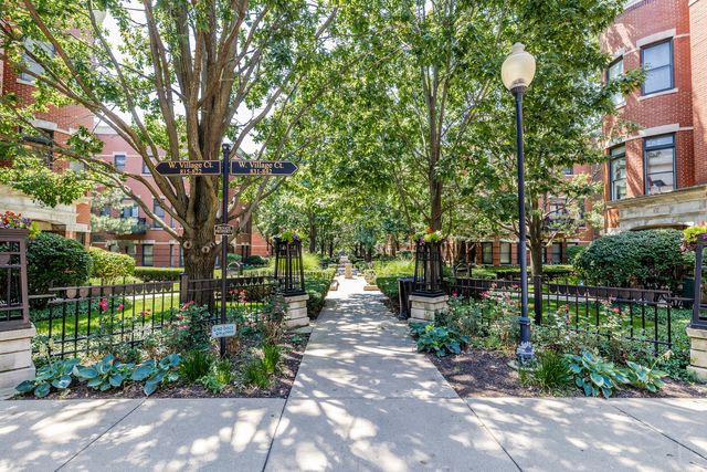 831 W 14th Place, Chicago, IL 60608