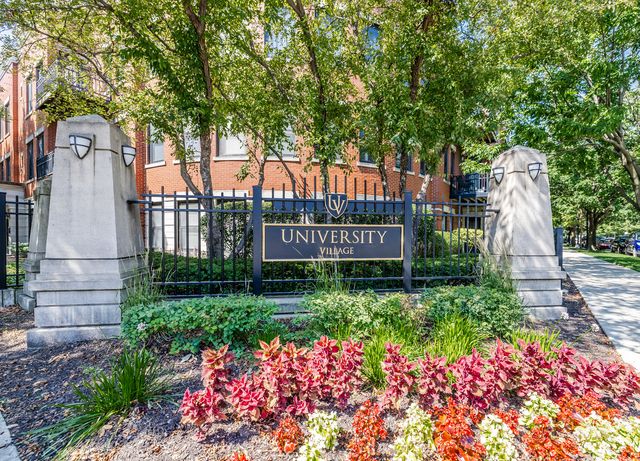 831 W 14th Place, Chicago, IL 60608