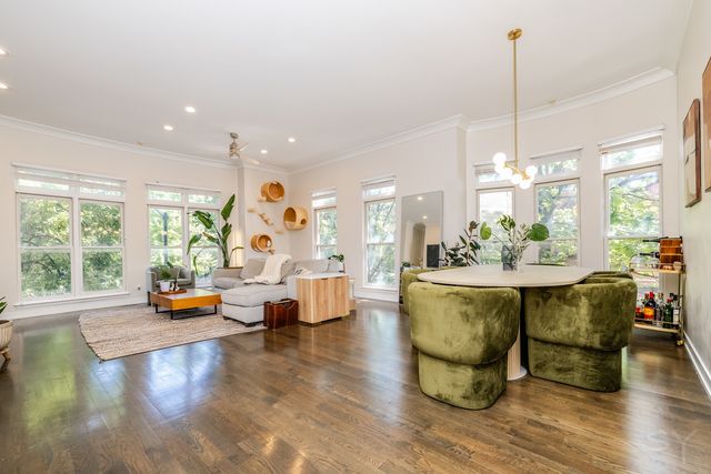831 W 14th Place, Chicago, IL 60608