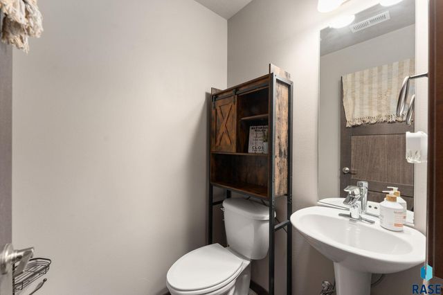 630 N Everest Ave Avenue, Tea, SD 57064