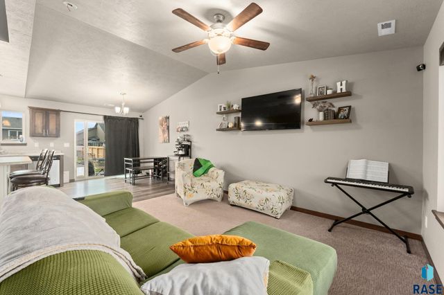 630 N Everest Ave Avenue, Tea, SD 57064