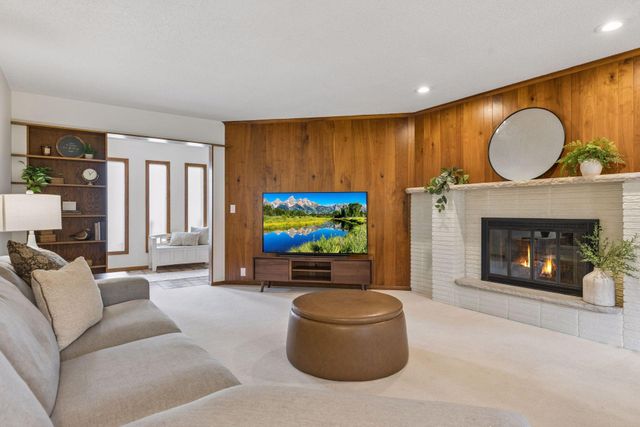 7401 W Shore Drive, Edina, MN 55435