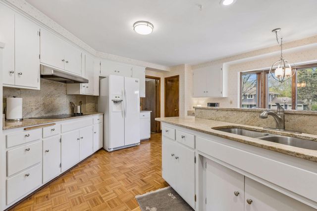 7401 W Shore Drive, Edina, MN 55435