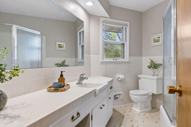 7401 W Shore Drive, Edina, MN 55435