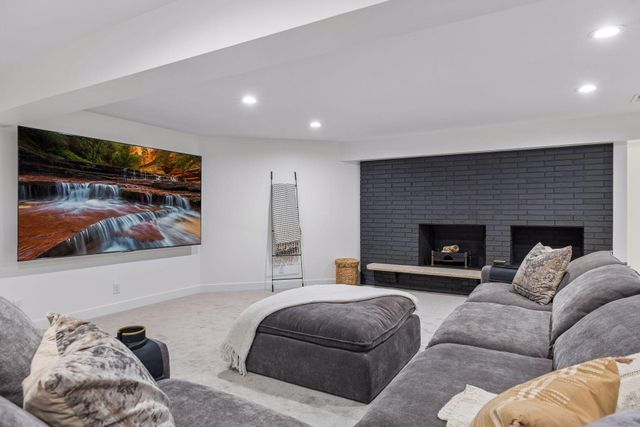 7401 W Shore Drive, Edina, MN 55435