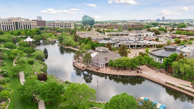7401 W Shore Drive, Edina, MN 55435