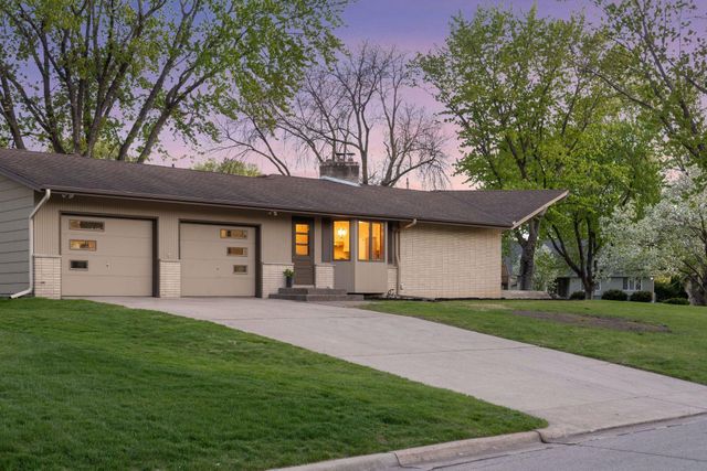 7401 W Shore Drive, Edina, MN 55435