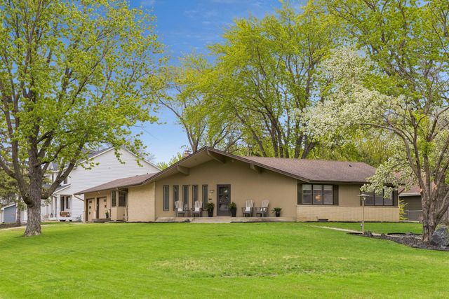 7401 W Shore Drive, Edina, MN 55435