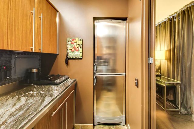 260 E CHESTNUT Street 801, Chicago, IL 60611