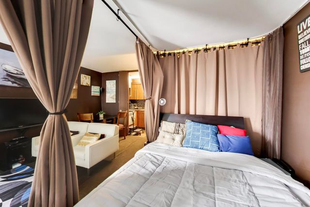 260 E CHESTNUT Street 801, Chicago, IL 60611