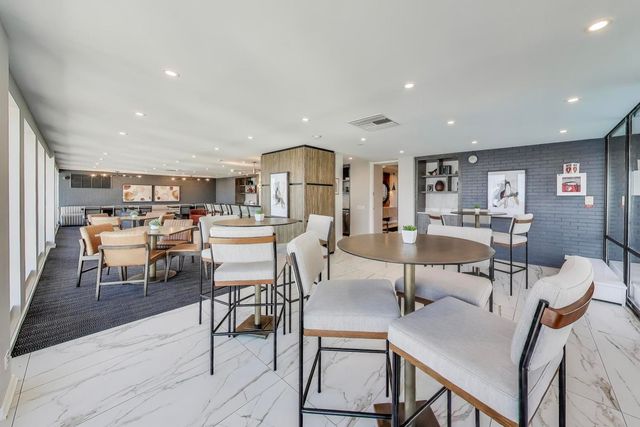 260 E CHESTNUT Street 801, Chicago, IL 60611