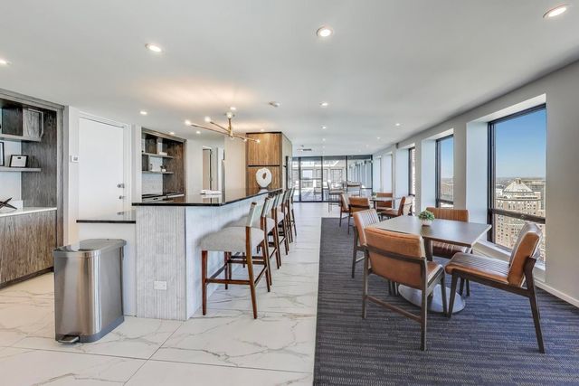 260 E CHESTNUT Street 801, Chicago, IL 60611