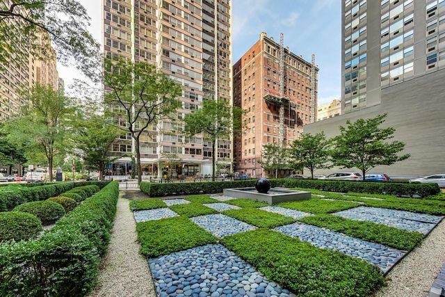 260 E CHESTNUT Street 801, Chicago, IL 60611