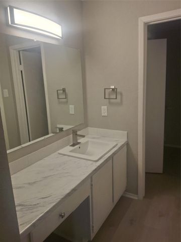 14911 Wunderlich Drive 901, Houston, TX 77069