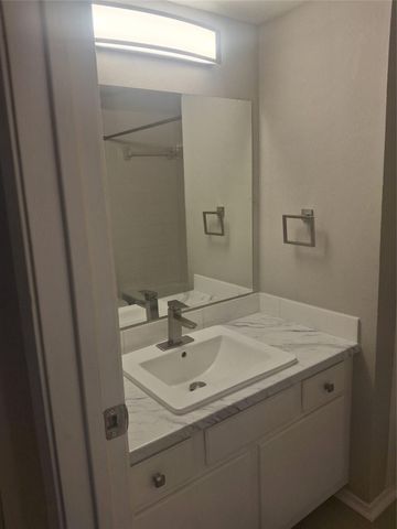 14911 Wunderlich Drive 901, Houston, TX 77069