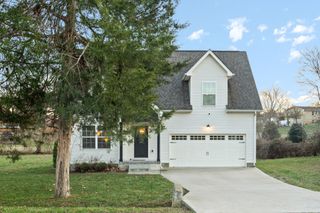 202 Mills Dr, Clarksville, TN 37042
