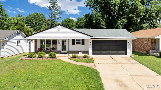 3227 Bridgeridge, Mehlville, MO 63125