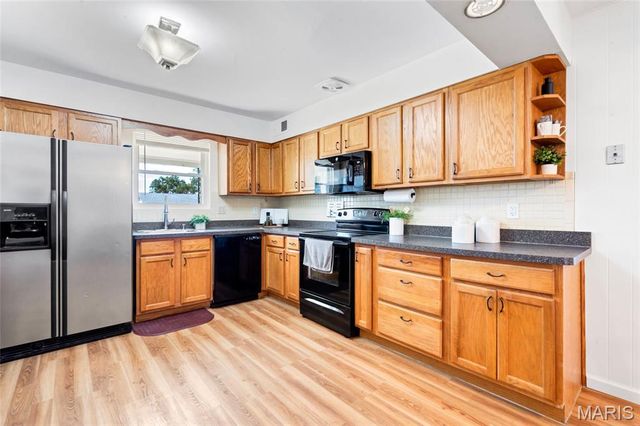 3227 Bridgeridge, Mehlville, MO 63125
