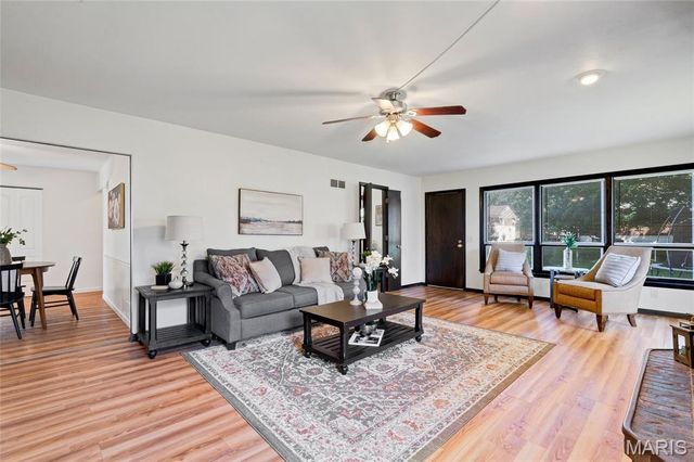 3227 Bridgeridge, Mehlville, MO 63125
