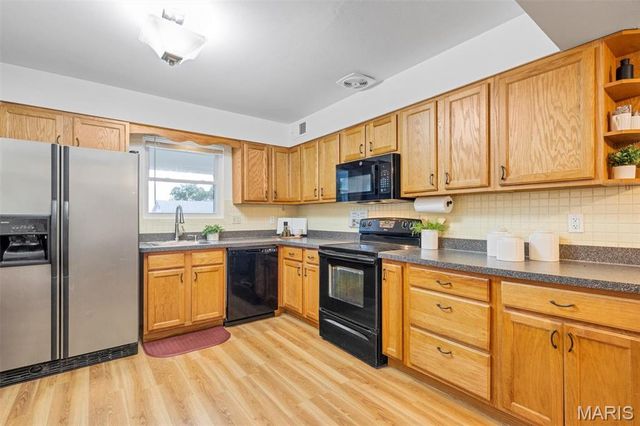 3227 Bridgeridge, Mehlville, MO 63125