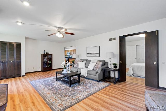 3227 Bridgeridge, Mehlville, MO 63125