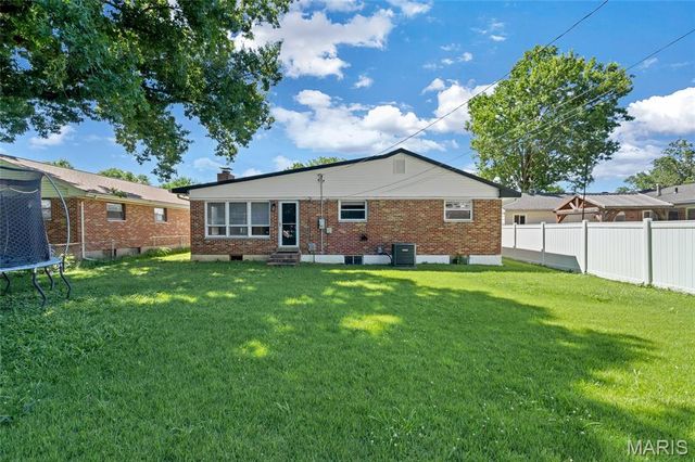 3227 Bridgeridge, Mehlville, MO 63125