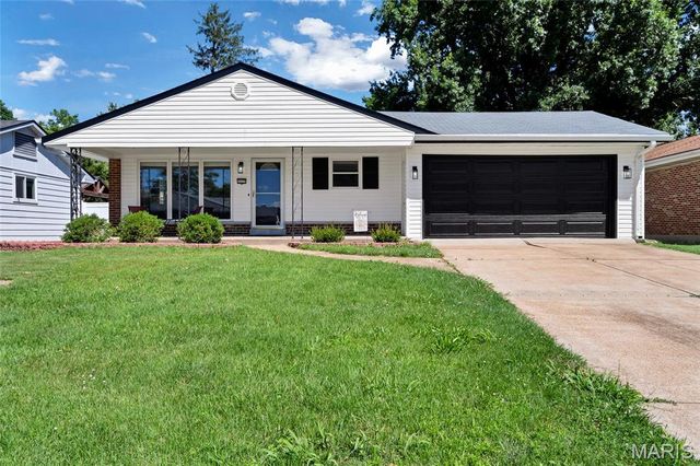 3227 Bridgeridge, Mehlville, MO 63125