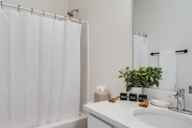 5704 E Bristol St., Bel Aire, KS 67220