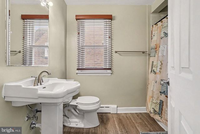 33 N QUEEN ST, Dover, PA 17315