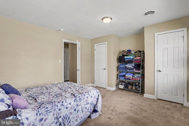 33 N QUEEN ST, Dover, PA 17315