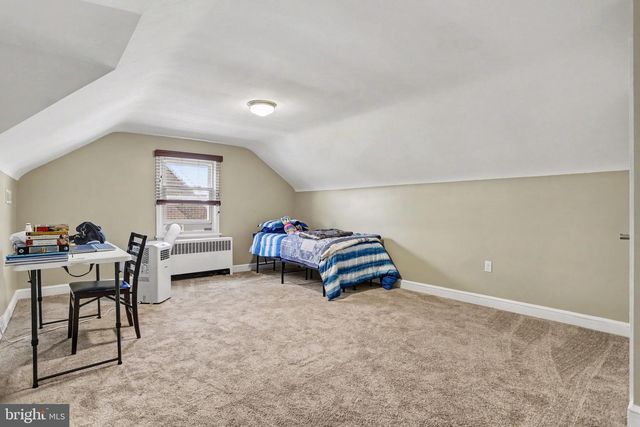 33 N QUEEN ST, Dover, PA 17315