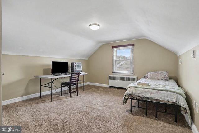 33 N QUEEN ST, Dover, PA 17315