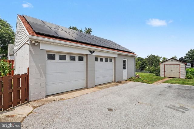 33 N QUEEN ST, Dover, PA 17315