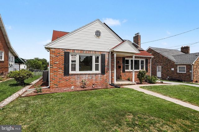 33 N QUEEN ST, Dover, PA 17315