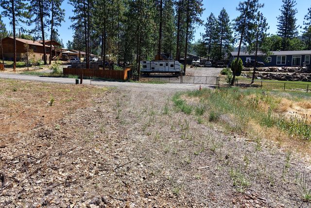 555 Hudspeth Lane, Shady Cove, OR 97539