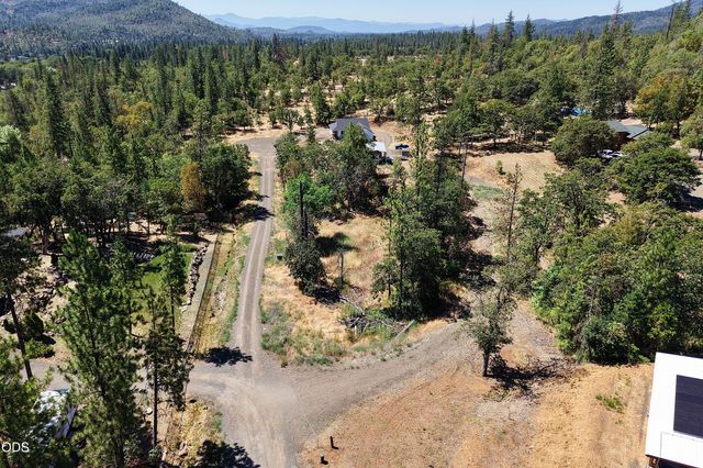 555 Hudspeth Lane, Shady Cove, OR 97539