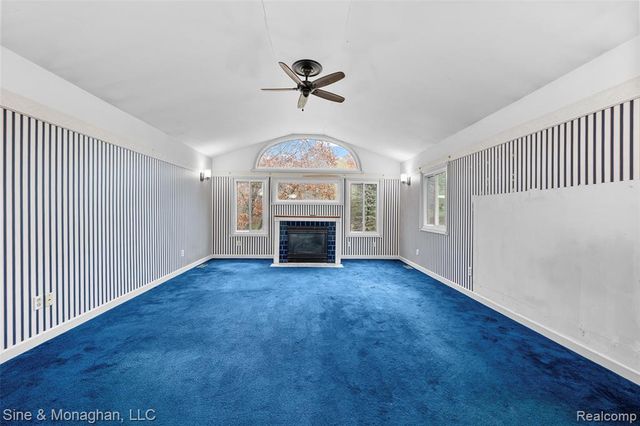 550 Hillcliff Drive, Waterford, MI 48328