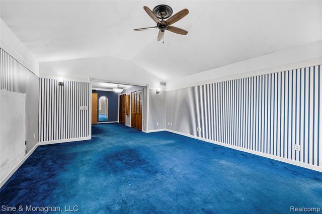 550 Hillcliff Drive, Waterford, MI 48328