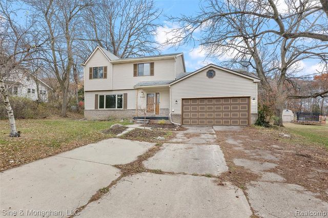 550 Hillcliff Drive, Waterford, MI 48328