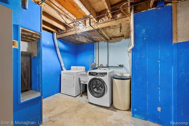 550 Hillcliff Drive, Waterford, MI 48328