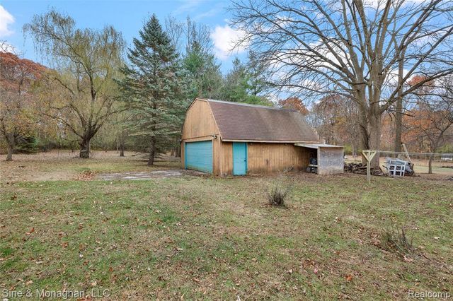 550 Hillcliff Drive, Waterford, MI 48328