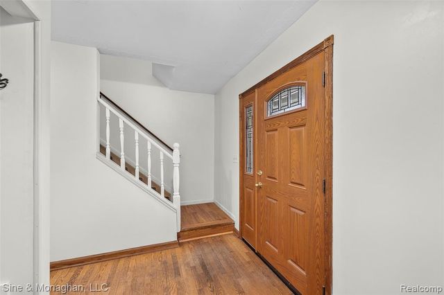 550 Hillcliff Drive, Waterford, MI 48328