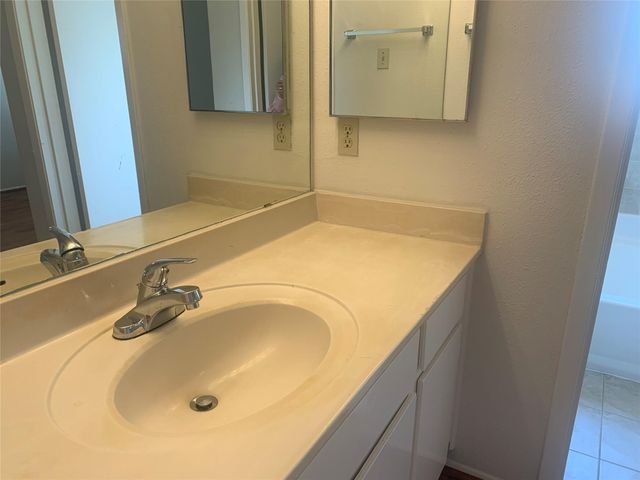 2710 Grants Lake Boulevard M2, Sugar Land, TX 77479