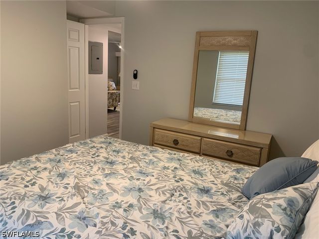 8715 Charter Club CIR 4, Fort Myers, FL 33919