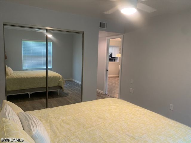 8715 Charter Club CIR 4, Fort Myers, FL 33919