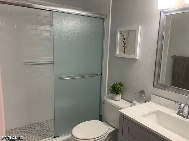 8715 Charter Club CIR 4, Fort Myers, FL 33919
