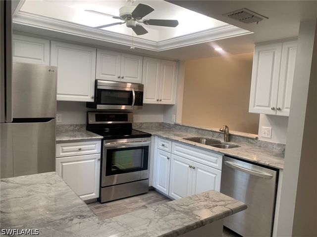 8715 Charter Club CIR 4, Fort Myers, FL 33919